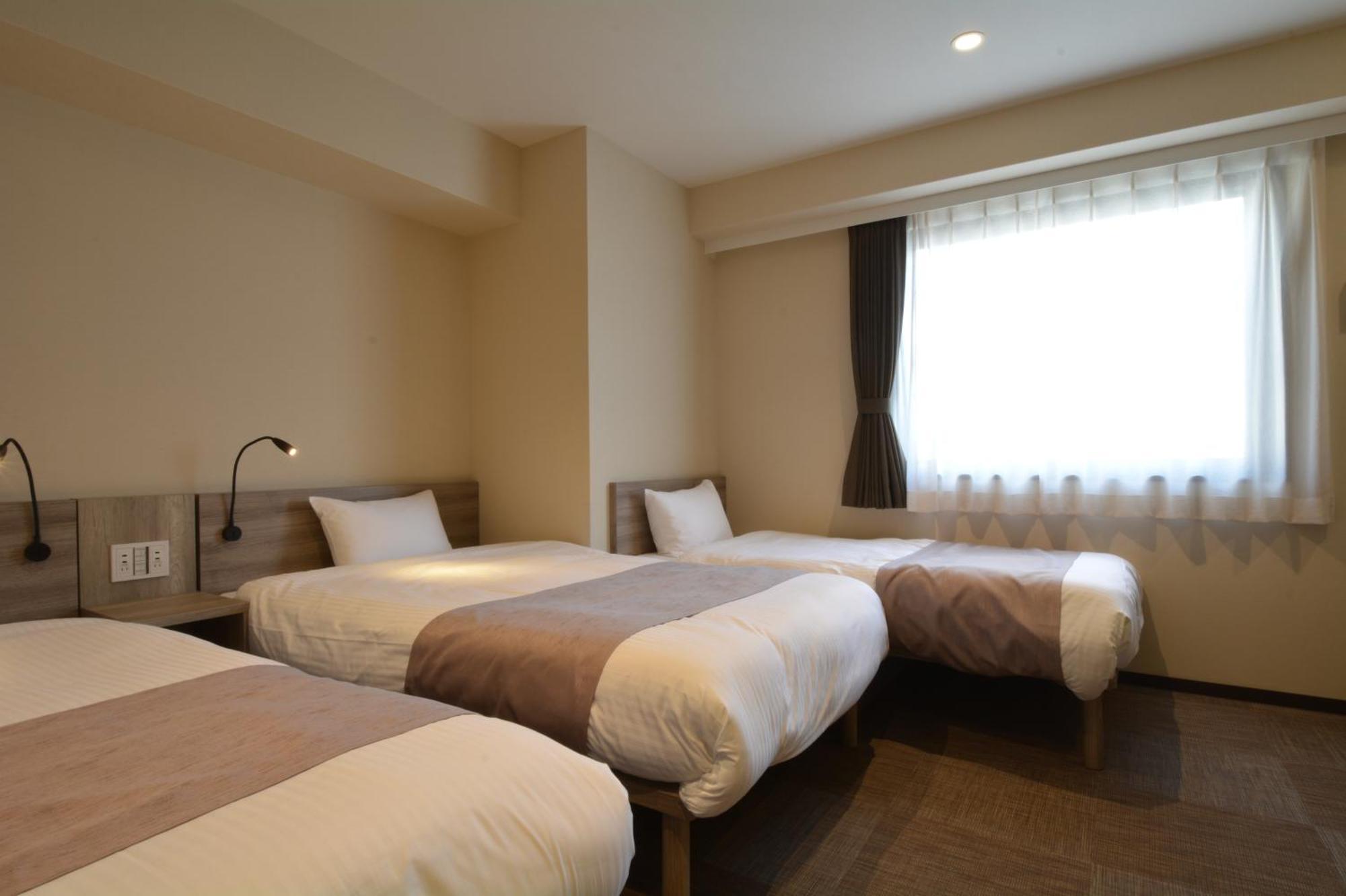 Hotel Sanrriott Shinsaibashi Осака Экстерьер фото